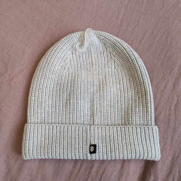 🌸 Athleta Cozy Hour Beanie in Quartz Heather Gray Color NWT - Picture 5 of 9